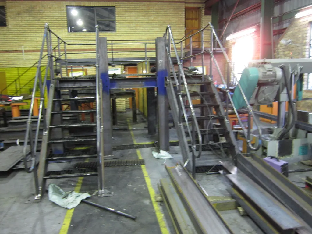 Conveyor and Engineering Equipment