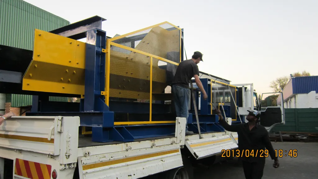 Conveyor and Engineering Equipment