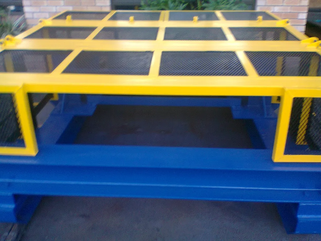 Conveyor and Engineering Equipment