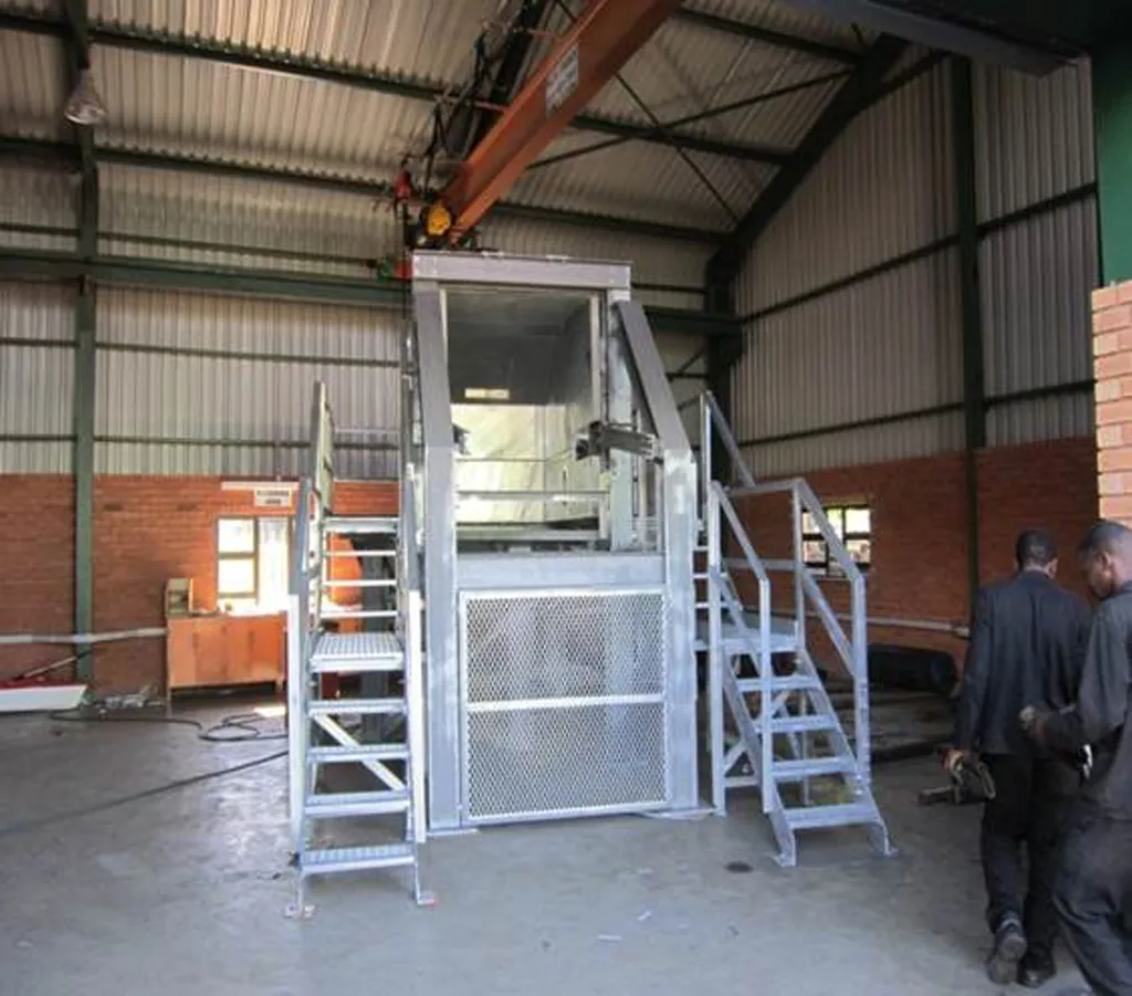 Conveyor and Engineering Equipment