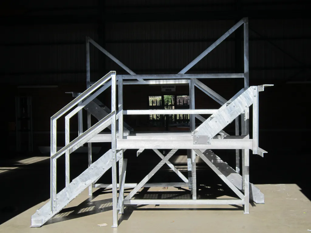 Conveyor and Engineering Equipment