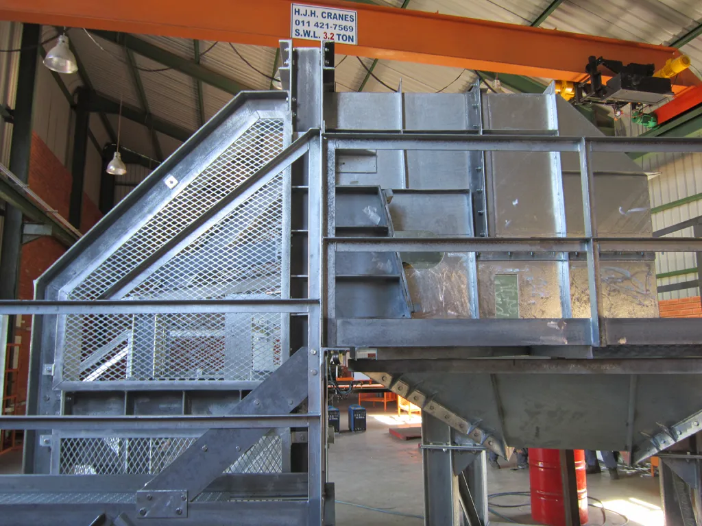 Conveyor and Engineering Equipment
