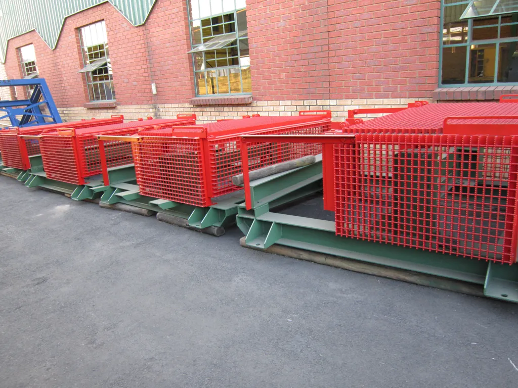 Conveyor and Engineering Equipment